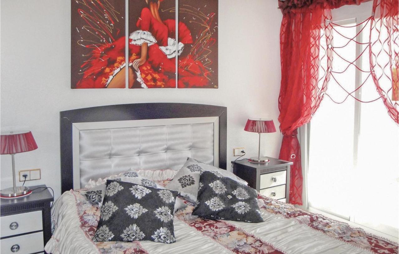 2 Bedroom Nice Apartment In Гуардамар дел Сегура Екстериор снимка