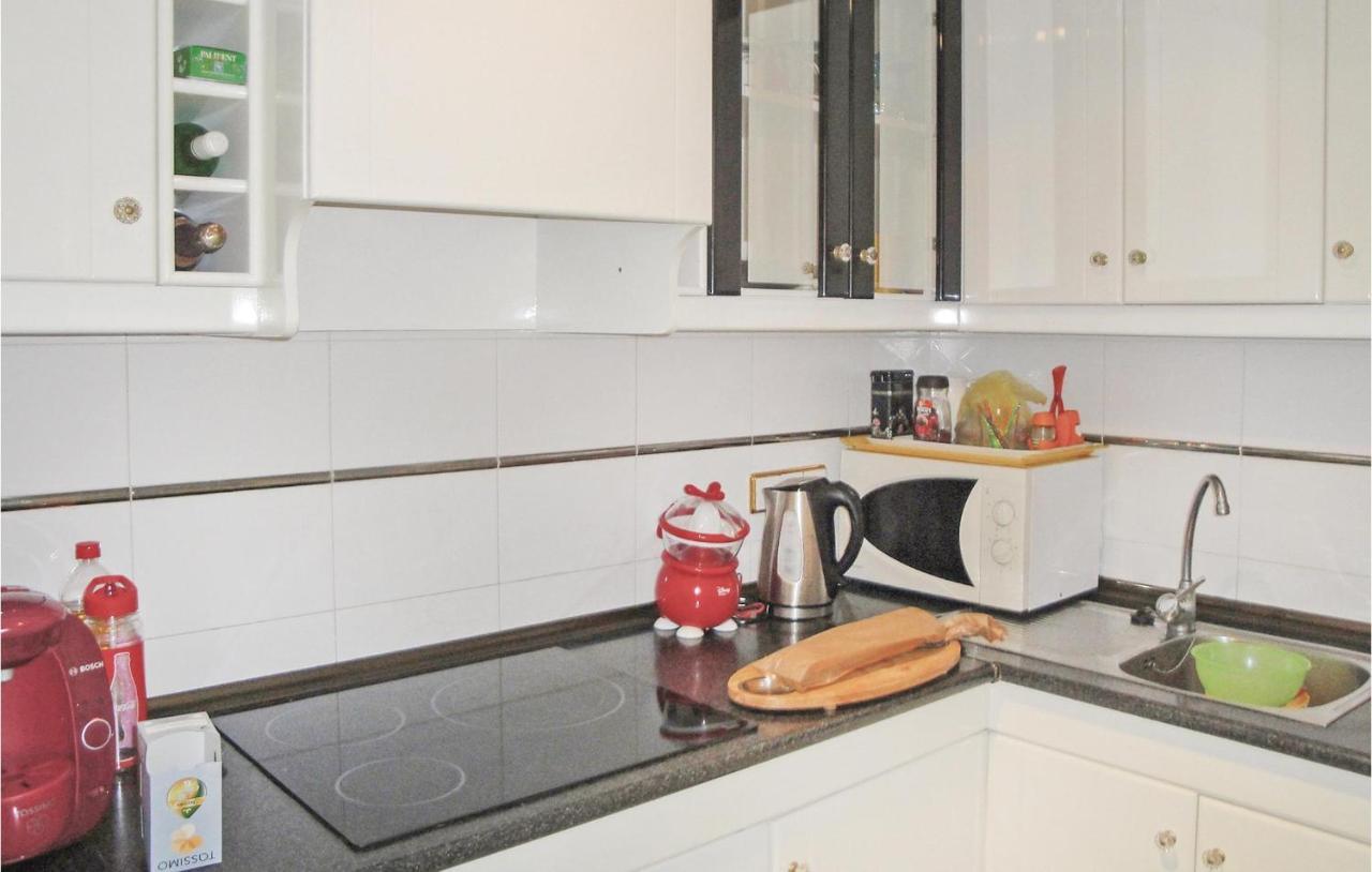 2 Bedroom Nice Apartment In Гуардамар дел Сегура Екстериор снимка